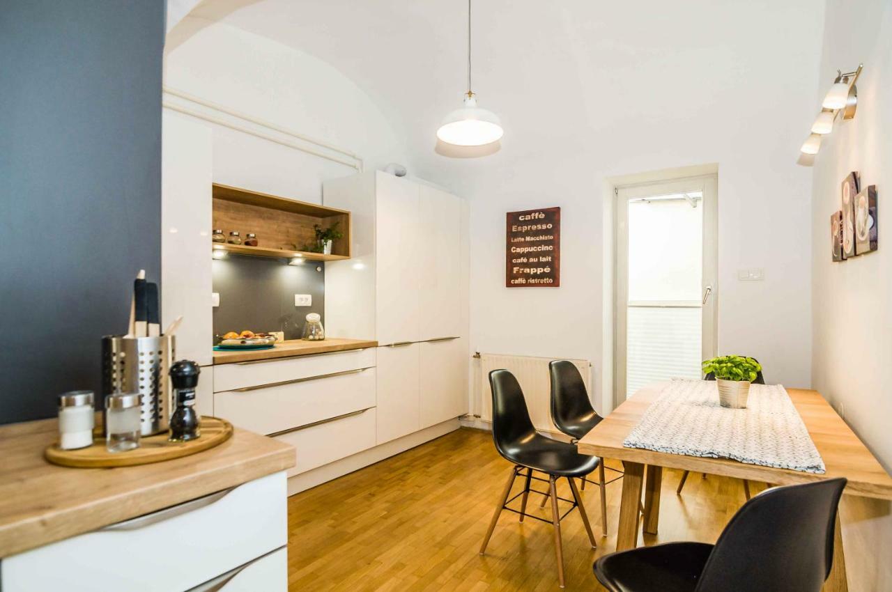 Elegant Central Apartment Ljubljana Extérieur photo